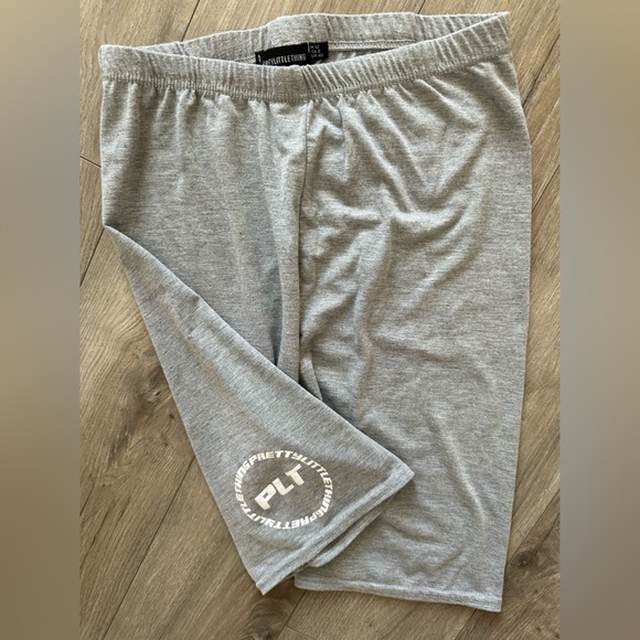 PRETTYLITTLETHING PLT GRAY BIKER SHORTS | SZ 8 - Picture 3 of 5
